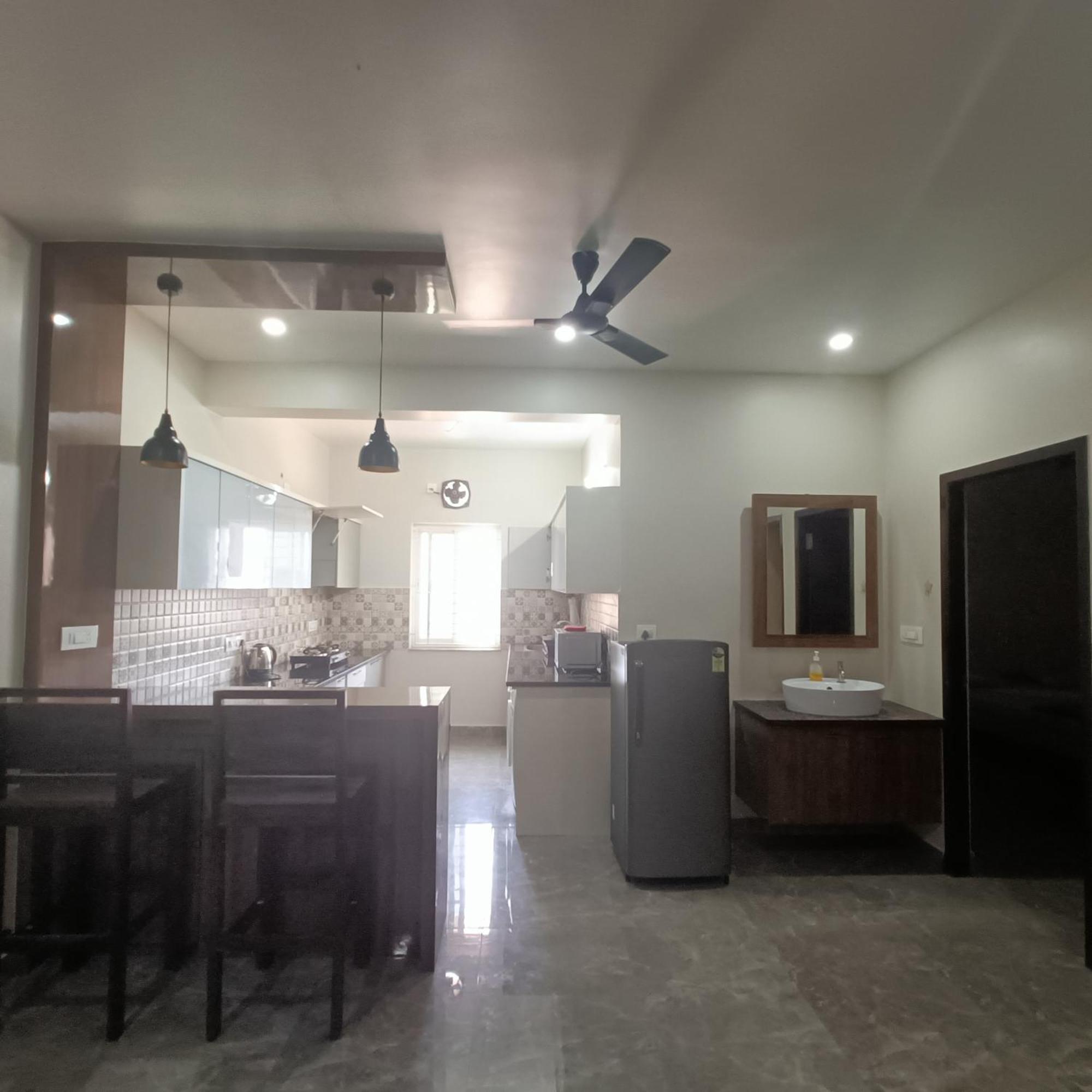 Sukrithi Premium Serviced Apartment - F2 Csennai Kültér fotó